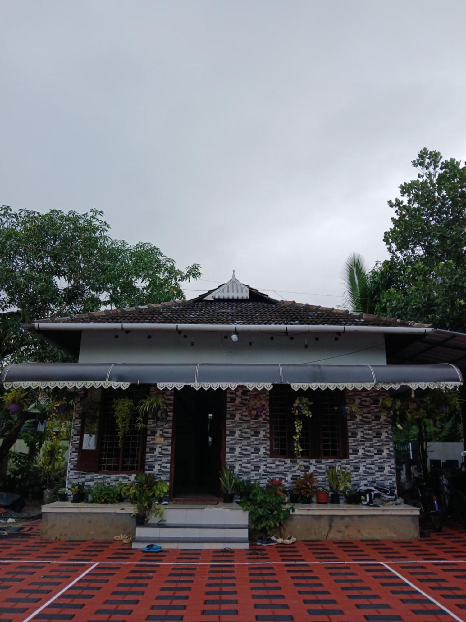 Alaskaa Homes Mararikulam Exterior photo